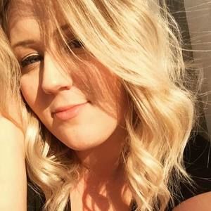 Meet your Posher, Lydia